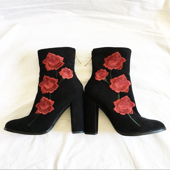 COPY - New rose embroidery suede boot - Picture 2 of 5